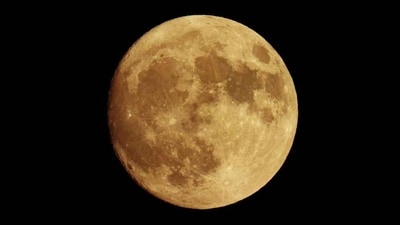 The super blue moon is expected to reach its maximum brightness on 30 August 2023, at precisely 20:37 EDT. (Fabrizio Villa/Getty Images) The super blue moon is expected to reach its maximum brightness on 30 August 2023, at precisely 20:37 EDT. (Fabrizio Villa/Getty Images)