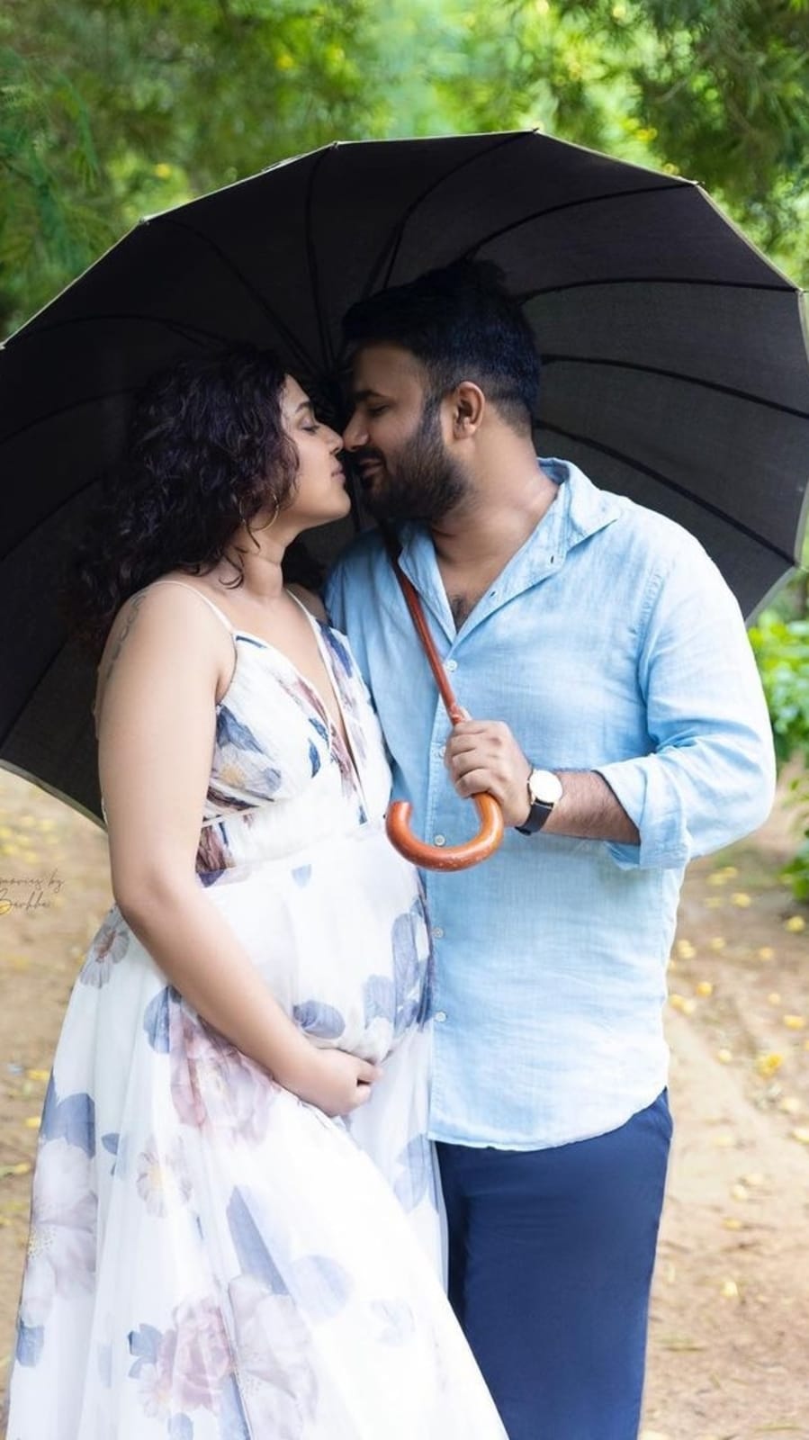 swara_bhasker_maternity_photoshoot