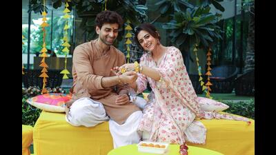 Actors Ridhi and Akshay Dogra celebrate Raksha Bandhan and pose exclusively for HT City. (Photos: Raajessh Kashyap)