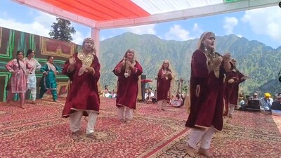 Cultural festival Jashn-E-Rustam held by Army near Line of Control (Photo by Twitter/maliknisar123) Cultural festival Jashn-E-Rustam held by Army near Line of Control (Photo by Twitter/maliknisar123)