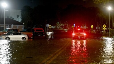 Idalia in Florida: A vehicle drives through flood waters caused by Hurricane Idalia passing offshore in St. Petersburg, Florida. (AFP) Idalia in Florida: A vehicle drives through flood waters caused by Hurricane Idalia passing offshore in St. Petersburg, Florida. (AFP)