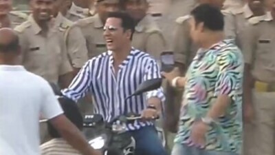 Akshay Kumar was seen riding a bike in UP.