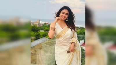 "Capturing the essence of the golden hour on Thiruvonam! എല്ലാവർക്കും ഹൃദയം നിറഞ്ഞ ഓണാശംസകൾ! ❤️ #OnamVibes," captions Keerthy Suresh, encapsulating her post. (Instagram/@keerthysureshofficial) "Capturing the essence of the golden hour on Thiruvonam! എല്ലാവർക്കും ഹൃദയം നിറഞ്ഞ ഓണാശംസകൾ! ❤️ #OnamVibes," captions Keerthy Suresh, encapsulating her post. (Instagram/@keerthysureshofficial)