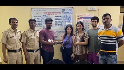 The woman forgot the iPad inside an Ola cab. (X/@DushyantHatti) The woman forgot the iPad inside an Ola cab. (X/@DushyantHatti)