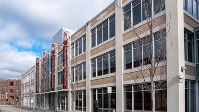 Warren Alpert Medical School (Wikipedia) Warren Alpert Medical School (Wikipedia)