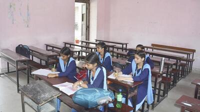 A class at Bankipur Girls High School in Patna on Thursday. (Santosh Kumar/HT) A class at Bankipur Girls High School in Patna on Thursday. (Santosh Kumar/HT)