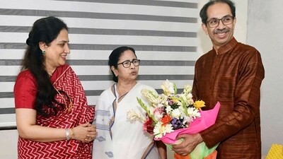 West Bengal Chief Minister Mamata Banerjee meets Shiv Sena (Uddhav Balasaheb Thackeray) chief Uddhav Thackeray and his wife Rashmi Thackeray on the occasion of the Raksha Bandhan at their residence in Mumbai. (TMC Twitter) West Bengal Chief Minister Mamata Banerjee meets Shiv Sena (Uddhav Balasaheb Thackeray) chief Uddhav Thackeray and his wife Rashmi Thackeray on the occasion of the Raksha Bandhan at their residence in Mumbai. (TMC Twitter)