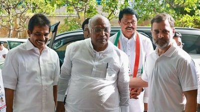 Congress President Mallikarjun Kharge, party leaders Rahul Gandhi, Nana Patole and Party General Secretary in Charge (Organisation) KC Venugopal in Mumbai. (AICC ) Congress President Mallikarjun Kharge, party leaders Rahul Gandhi, Nana Patole and Party General Secretary in Charge (Organisation) KC Venugopal in Mumbai. (AICC )