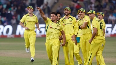 Australia cricketers celebrate (REUTERS)