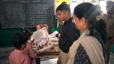 During an inspection on Thursday, DM Manish Kumar Verma visited Primary School Begumpur, Upper Primary School Lakhnawali, Primary School Mubarikpur and Primary School Malakpur. (HT Photo)