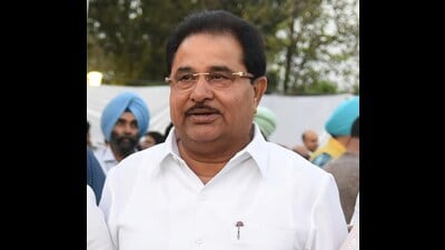 Former deputy chief minister Om Parkash Soni (File photo) Former deputy chief minister Om Parkash Soni (File photo)