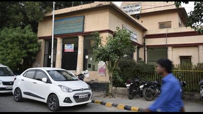 Set up in 1862, the library, located in Chandni Chowk behind the Town Hall, is an autonomous body but is operated with the help of a grant in aid provided by MCD on a half yearly basis. (HT Archive) Set up in 1862, the library, located in Chandni Chowk behind the Town Hall, is an autonomous body but is operated with the help of a grant in aid provided by MCD on a half yearly basis. (HT Archive)