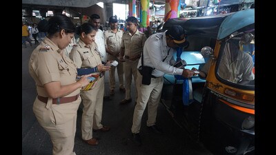 Thane, India - August, 31, 2023: Mumbai RTO department has taken action against the auto rokshow driver who broke the rules at Ghatkopar West,in thane, in Mumbai, India, on,Thuesday, August, 31, 2023. ( Praful Gangurde / HT Photo ) Thane, India - August, 31, 2023: Mumbai RTO department has taken action against the auto rokshow driver who broke the rules at Ghatkopar West,in thane, in Mumbai, India, on,Thuesday, August, 31, 2023. ( Praful Gangurde / HT Photo )