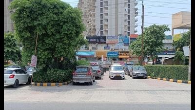 There are 30 towers and 3500 flats in Supertech Ecovillage-1 high-rise society. (HT Photo) There are 30 towers and 3500 flats in Supertech Ecovillage-1 high-rise society. (HT Photo)