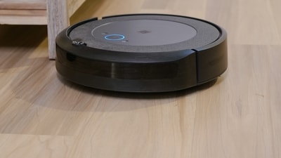 Vacuum cleaners come in different varieties to suit your needs. (Pexels)
