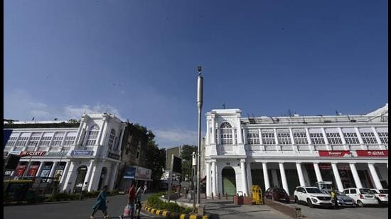 According to the pollution agency, the average Air Quality Index (AQI) for January-August this year was 174, the lowest from 2016 to 2023, trailing only 2020, when the average AQI was 147. (Sanjeev Verma/HT)