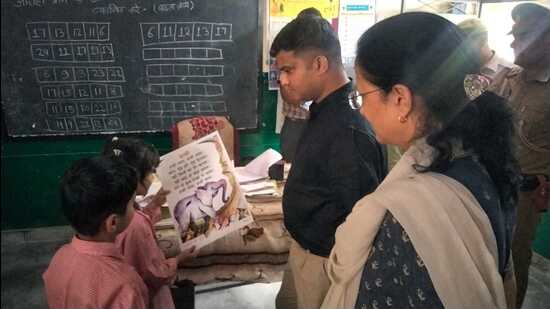 During an inspection on Thursday, DM Manish Kumar Verma visited Primary School Begumpur, Upper Primary School Lakhnawali, Primary School Mubarikpur and Primary School Malakpur. (HT Photo)