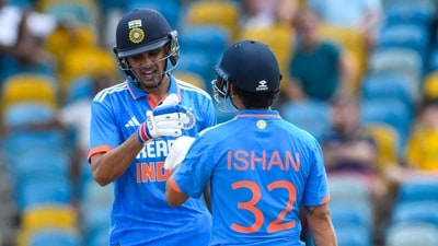 Shubman Gill (C) and Ishan Kishan (R) of India (AFP)