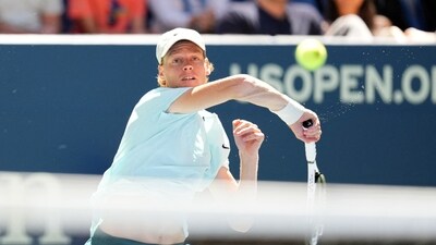 Jannik Sinner of Italy hits to Lorenzo Sonego of Italy on day four of the 2023 U.S. Open (USA TODAY Sports via Reuters Con)