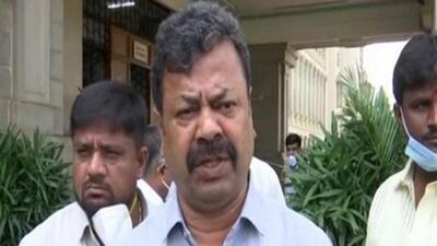 The former Honnali MLA also accused Santhosh of systematically sidelining senior leaders, claiming that Santhosh’s ultimate goal was to become the chief minister himself. The former Honnali MLA also accused Santhosh of systematically sidelining senior leaders, claiming that Santhosh’s ultimate goal was to become the chief minister himself.