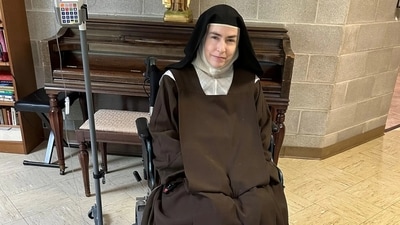 Mother Teresa Agnes relies on a wheelchair, as stated by her attorney. (Jason Allen/CBS)