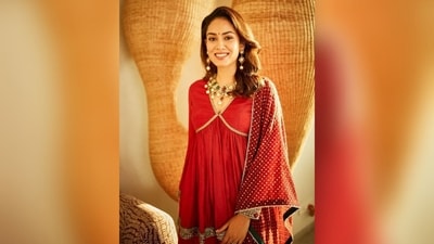 On Thursday, Mira gave her fans a mid-week treat as she took to Instagram to upload a series of images accompanied by the caption "Catching that golden hour glow". (Instagram/@mira.kapoor)