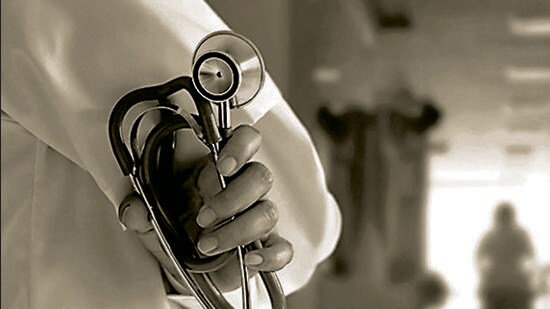 The MPJAY is a flagship cashless health insurance scheme of the Government of Maharashtra that started in 2012. At present, it is available at 966 hospitals (government and private) in the state and 67 hospitals, (55 private and 12 government) in the Pune district. (REPRESENTATIVE PHOTO)