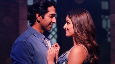 Ayushmann Khurrana and Ananya Panday in a still from Dream Girl 2. Ayushmann Khurrana and Ananya Panday in a still from Dream Girl 2.