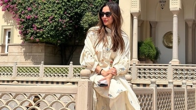 Malaika Arora was recently rumoured to have broken up with actor boyfriend Arjun Kapoor as she unfollowed him as well as his sisters Janhvi Kapoor and Anshula Kapoor on Instagram. Malaika Arora was recently rumoured to have broken up with actor boyfriend Arjun Kapoor as she unfollowed him as well as his sisters Janhvi Kapoor and Anshula Kapoor on Instagram. 