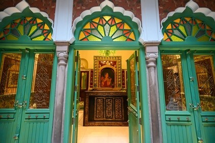 A view inside Golden Haveli at Chandni Chowk. In 2019, Vijay Goel, a Bharatiya Janata Party (BJP) leader and former member of parliament, decided to restore this haveli. Goel had experience in renovating havelis – he has restored Haveli Dharampura in Gali Guliyan, located just over 100metres away from Golden Haveli. (Sanchit Khanna/ HT Photo) A view inside Golden Haveli at Chandni Chowk. In 2019, Vijay Goel, a Bharatiya Janata Party (BJP) leader and former member of parliament, decided to restore this haveli. Goel had experience in renovating havelis – he has restored Haveli Dharampura in Gali Guliyan, located just over 100metres away from Golden Haveli. (Sanchit Khanna/ HT Photo)