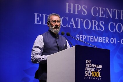 Prof. Dr. Anantha Durraiappah, Director, UNESCO – MGIEP delivers an inspiring keynote session on Day 1 of HPS Educator’s Conclave