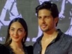 Kiara Advani, Sidharth Malhotra, Salman Khan, Kartik Aaryan, and Aamir Khan at Gadar 2 bash. Kiara Advani, Sidharth Malhotra, Salman Khan, Kartik Aaryan, and Aamir Khan at Gadar 2 bash.