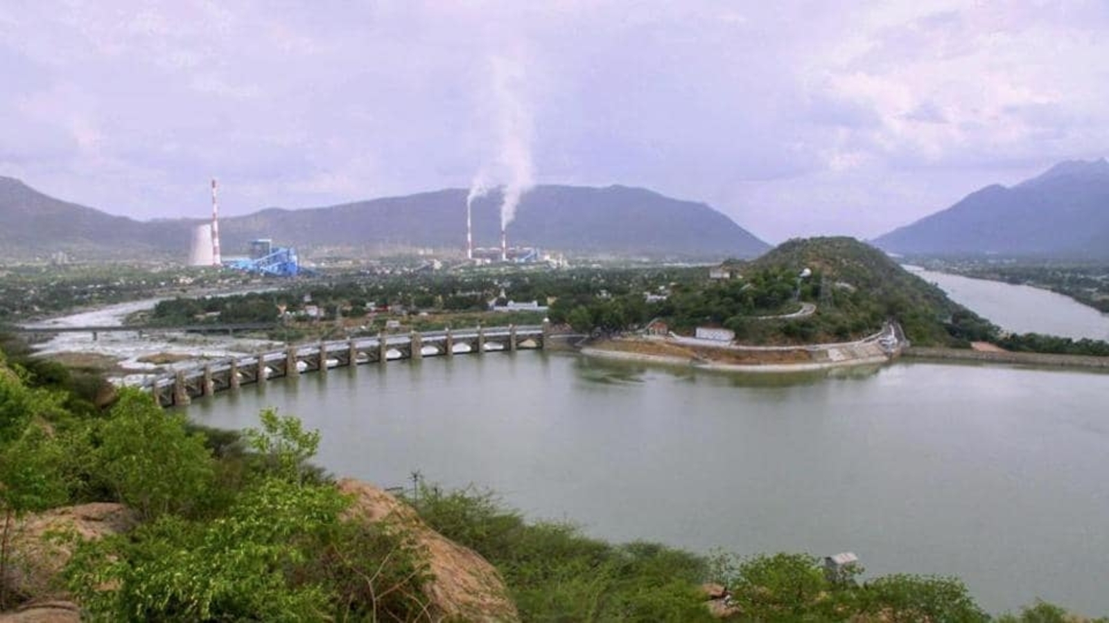 Pro-Kannada outfits stage protests against release of Cauvery river water to TN | Bengaluru - Vimarsana News