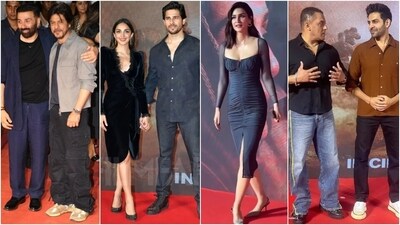 Shah Rukh Khan, Sunny Deol, Kiara Advani, Sidharth Malhotra, Kriti Sanon, Salman Khan and Kartik Aaryan at Gadar 2 success bash. (HT Photo/Varinder Chawla) Shah Rukh Khan, Sunny Deol, Kiara Advani, Sidharth Malhotra, Kriti Sanon, Salman Khan and Kartik Aaryan at Gadar 2 success bash. (HT Photo/Varinder Chawla)