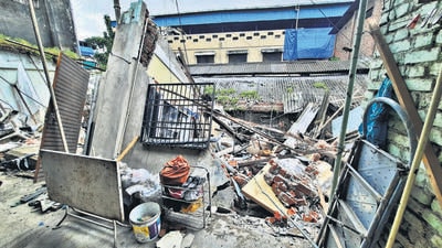 Thane, India - September , 03, 2023: 40 year old Women and 8 Month old girl dead and 6 injured after two-storey slab and some part collapses at Gauri Pada in Bhiwandi,in Thane, in Mumbai, India, on,Sunday, September, 03, 2023. ( Praful Gangurde / HT Photo ) Thane, India - September , 03, 2023: 40 year old Women and 8 Month old girl dead and 6 injured after two-storey slab and some part collapses at Gauri Pada in Bhiwandi,in Thane, in Mumbai, India, on,Sunday, September, 03, 2023. ( Praful Gangurde / HT Photo )