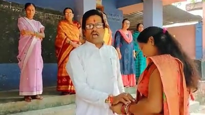 School teacher rants against department officials in Bihar.