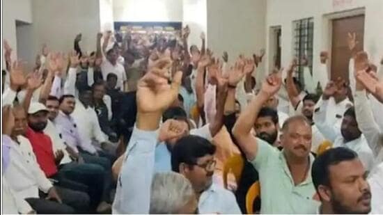 Villagers along Karnataka border oppose Maharashtra’s irrigation project on the border area. (HT Photo)