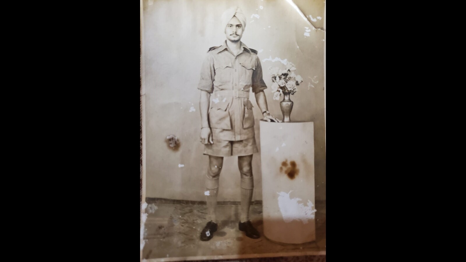 Armed with a camera, 99-yr-old veteran documents time in World War II - Vimarsana News