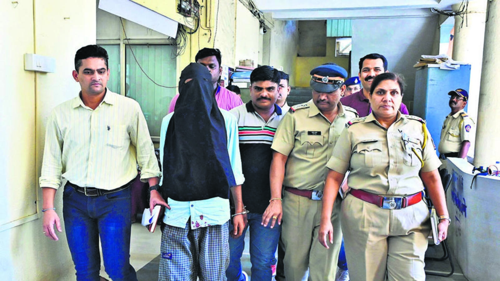 Trainee air hostess found brutally killed in Andheri flat - Vimarsana News
