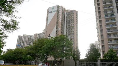 According to rules, homebuyers seeking refund in realty projects that failed to live up to promises made during flat sale, file their complaints with UP-Rera. Several buyers also seek refund as they do not trust the realtor to deliver the project. (Sunil Ghosh/HT Photo) According to rules, homebuyers seeking refund in realty projects that failed to live up to promises made during flat sale, file their complaints with UP-Rera. Several buyers also seek refund as they do not trust the realtor to deliver the project. (Sunil Ghosh/HT Photo)