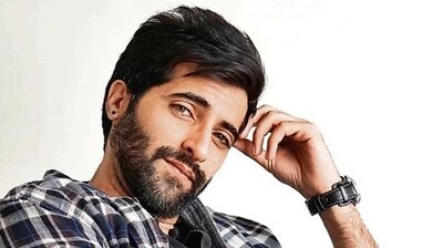 Actor Akshay Oberoi will be seen sharing screen with actors Deepika Padukone and Hrithik Roshan in Fighter Actor Akshay Oberoi will be seen sharing screen with actors Deepika Padukone and Hrithik Roshan in Fighter