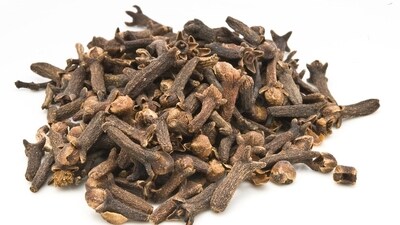 Clove: Clove oil contains eugenol which has healing properties. It soothes the nerves within the tooth. Chew a few pieces of clove from the area of the offending tooth to allow the oil to penetrate into the affected area. (Pixabay)