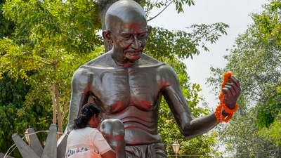 The President of India, Droupadi Murmu unveiled the 12 feet high statue of Mahatma Gandhi and inaugurated ‘Gandhi Vatika’ at Gandhi Darshan Museum in New Delhi on Monday. Speaking on the occasion, the President said that Gandhi's ideals and values have given a new direction to the whole world. (X/President of India) The President of India, Droupadi Murmu unveiled the 12 feet high statue of Mahatma Gandhi and inaugurated ‘Gandhi Vatika’ at Gandhi Darshan Museum in New Delhi on Monday. Speaking on the occasion, the President said that Gandhi's ideals and values have given a new direction to the whole world. (X/President of India)