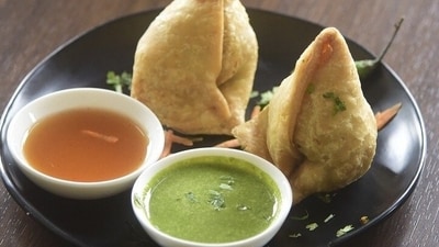 Being a pocket friendly snack, 'samosa and chai challenges' and 'a rainy day treat' takes us back to our fun old college and school days. (Pixabay) Being a pocket friendly snack, 'samosa and chai challenges' and 'a rainy day treat' takes us back to our fun old college and school days. (Pixabay)