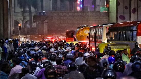 A survey revealed that 95% of respondents who use personal vehicle to reach office want to shift to metro in Bengaluru. (PTI)