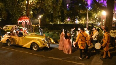 Inadequate supply of luxury cars, traffic restrictions and last-minute hotel reservations being unavailable have forced Delhiites to postpone weddings and reschedule dates (Arvind Yadav/HT) Inadequate supply of luxury cars, traffic restrictions and last-minute hotel reservations being unavailable have forced Delhiites to postpone weddings and reschedule dates (Arvind Yadav/HT)