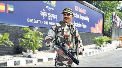 An ITBP personnel on vigil near the IGI Airport ahead of G20 Summit, in New Delhi on Tuesday. (Sanjeev Verma/HT PHOTO) An ITBP personnel on vigil near the IGI Airport ahead of G20 Summit, in New Delhi on Tuesday. (Sanjeev Verma/HT PHOTO)