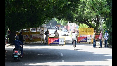 Barricades installed outside the DAV College, Sector 10, Chandigarh, ahead of student council election on Tuesday, (Ravi Kumar/HT) Barricades installed outside the DAV College, Sector 10, Chandigarh, ahead of student council election on Tuesday, (Ravi Kumar/HT)