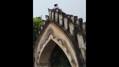 Local Administration Contemplates Handing Over Imambara to ASI for Upkeep. (HT Photo) Local Administration Contemplates Handing Over Imambara to ASI for Upkeep. (HT Photo)