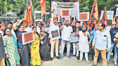 Thane, India - September , 04, 2023: Activists of the Maratha community in Thane staged a protest outside the Thane Collector office on Monday to protest against the police lathicharge (beating ) on the protestors protesting for Maratha reservation in Jalna Maharashtra ,in Thane, in Mumbai, India, on,Monday, September, 04, 2023. ( Praful Gangurde / HT Photo ) Thane, India - September , 04, 2023: Activists of the Maratha community in Thane staged a protest outside the Thane Collector office on Monday to protest against the police lathicharge (beating ) on the protestors protesting for Maratha reservation in Jalna Maharashtra ,in Thane, in Mumbai, India, on,Monday, September, 04, 2023. ( Praful Gangurde / HT Photo )